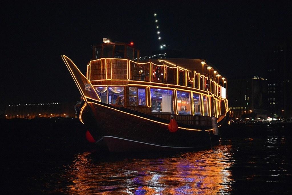 Dubai Marina Cruise and Dinner