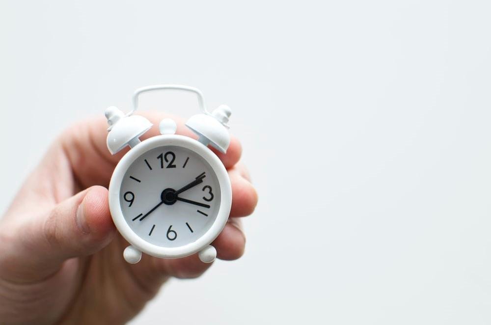 Alarm clock to representing deadline